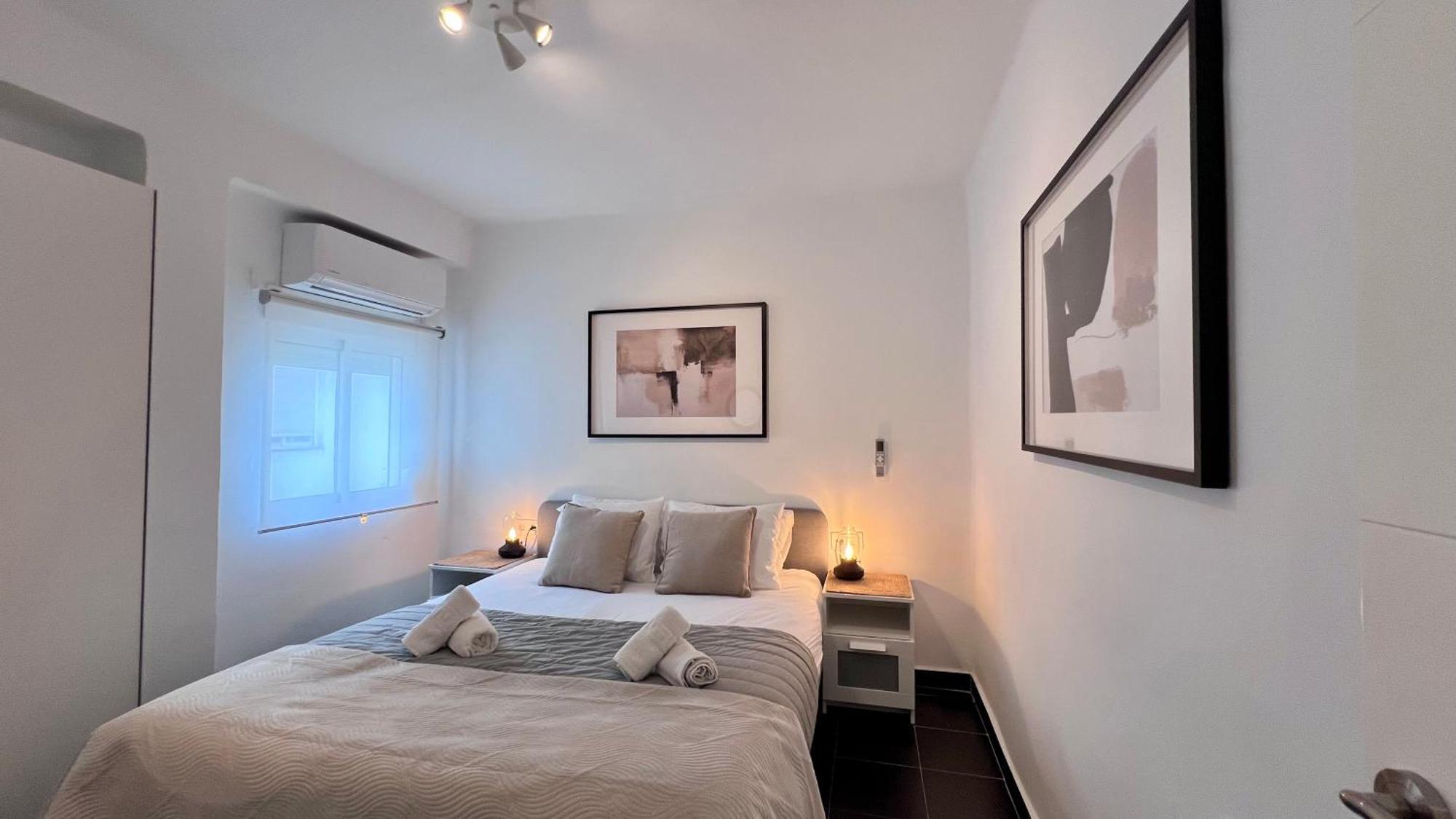 Appartement Cool, Modern And Snug 3br Peachy *