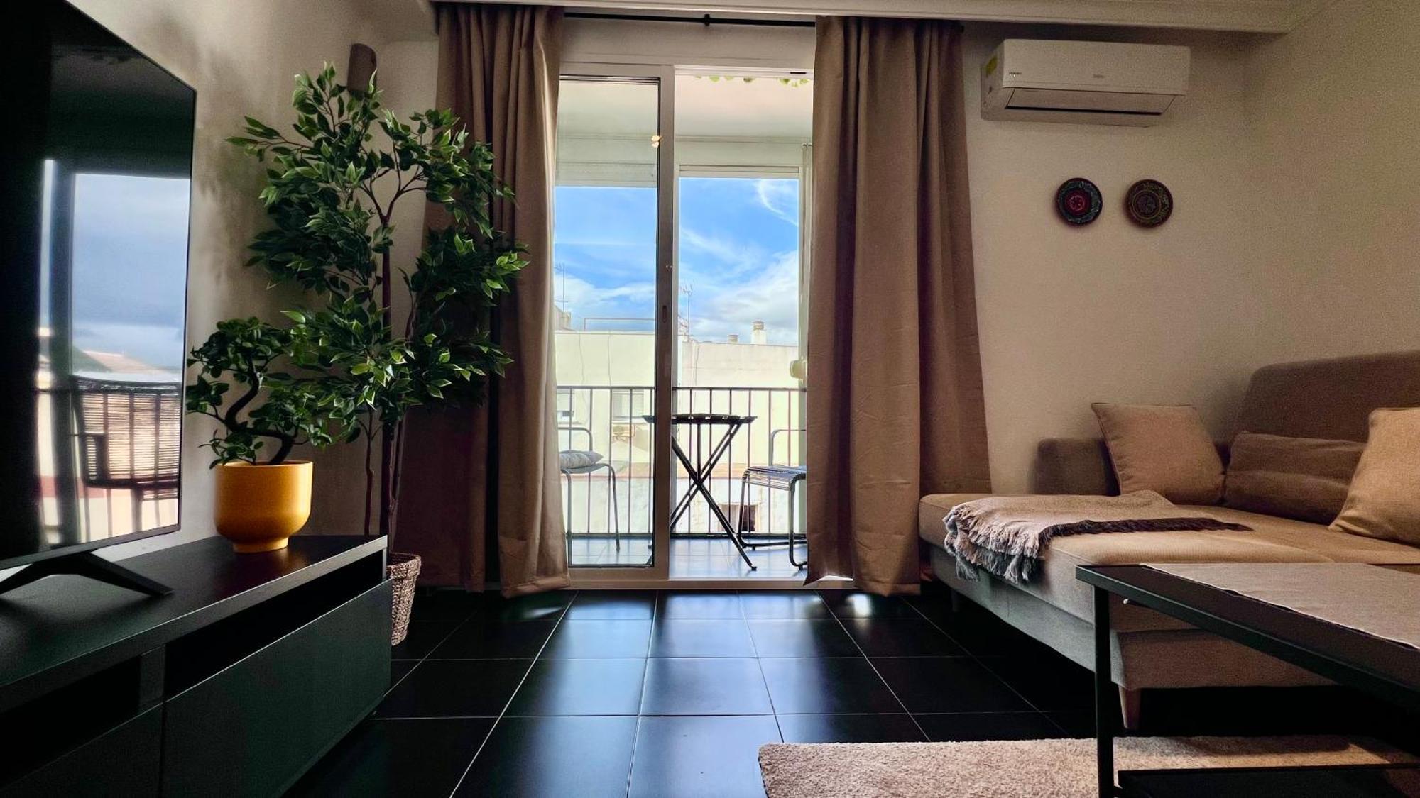 Appartement Cool, Modern And Snug 3br Peachy
