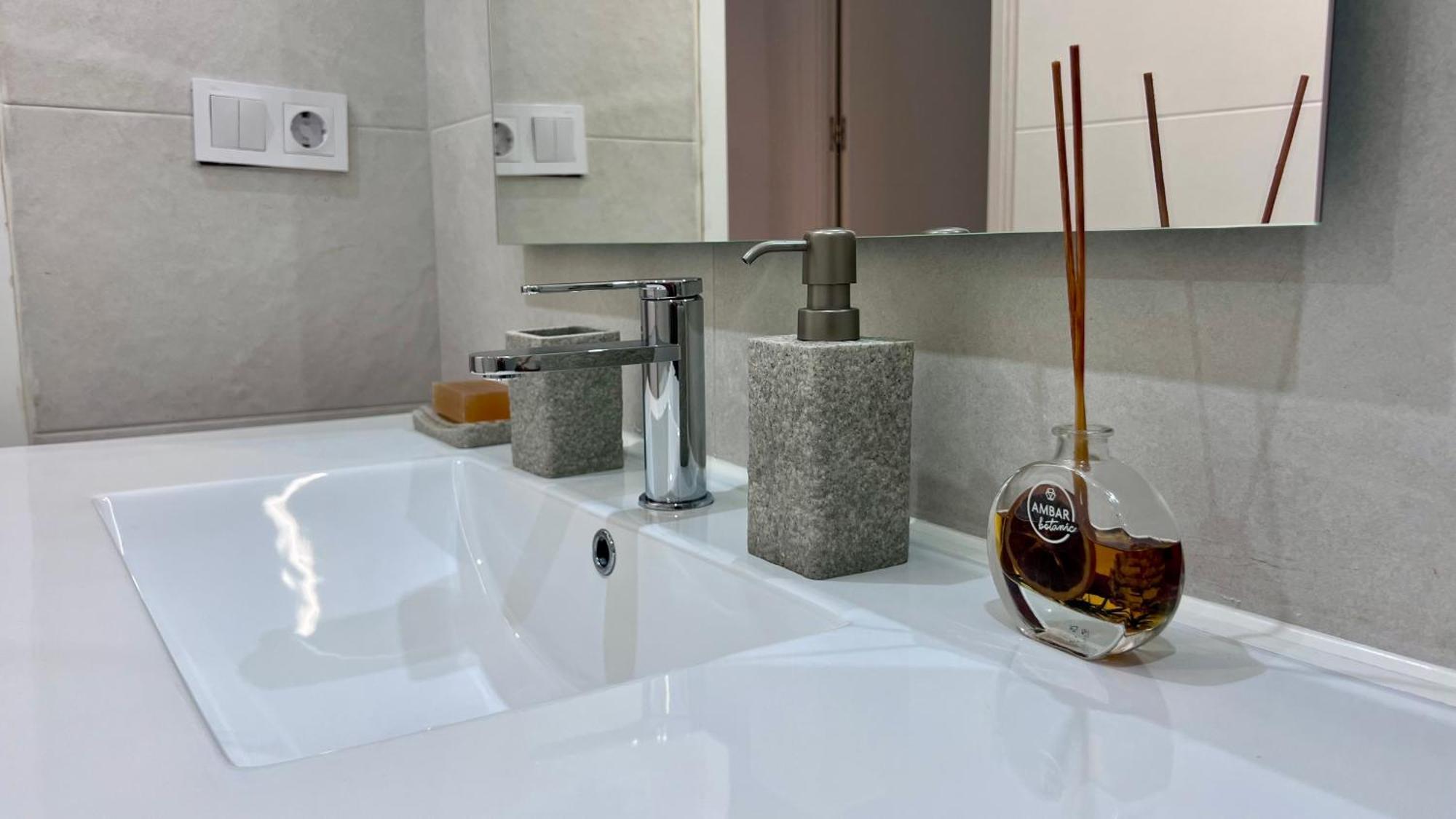 Appartement Cool, Modern And Snug 3br Peachy Málaga