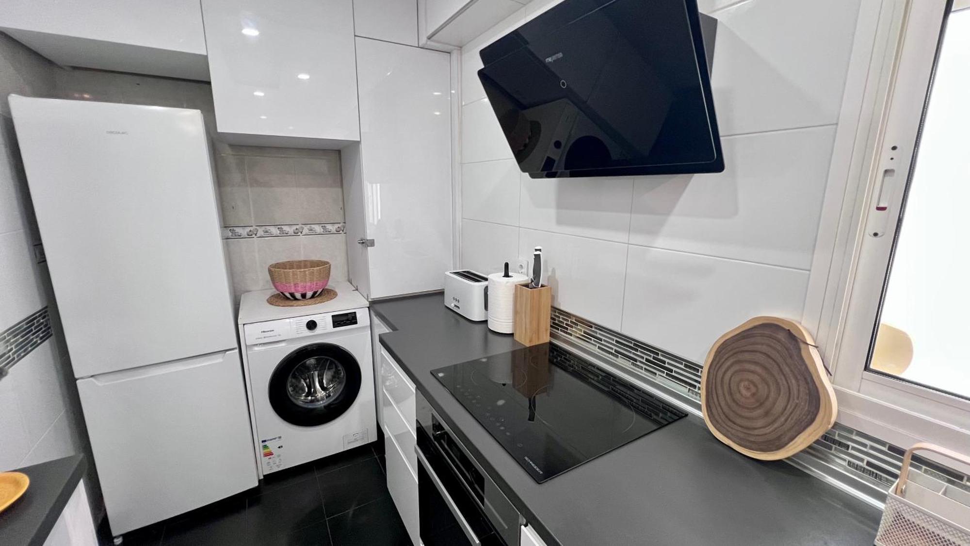 Appartement Cool, Modern And Snug 3br Peachy
