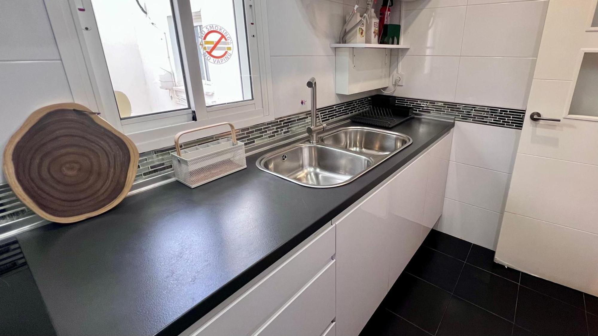 Cool, Modern And Snug 3br Peachy Appartement *